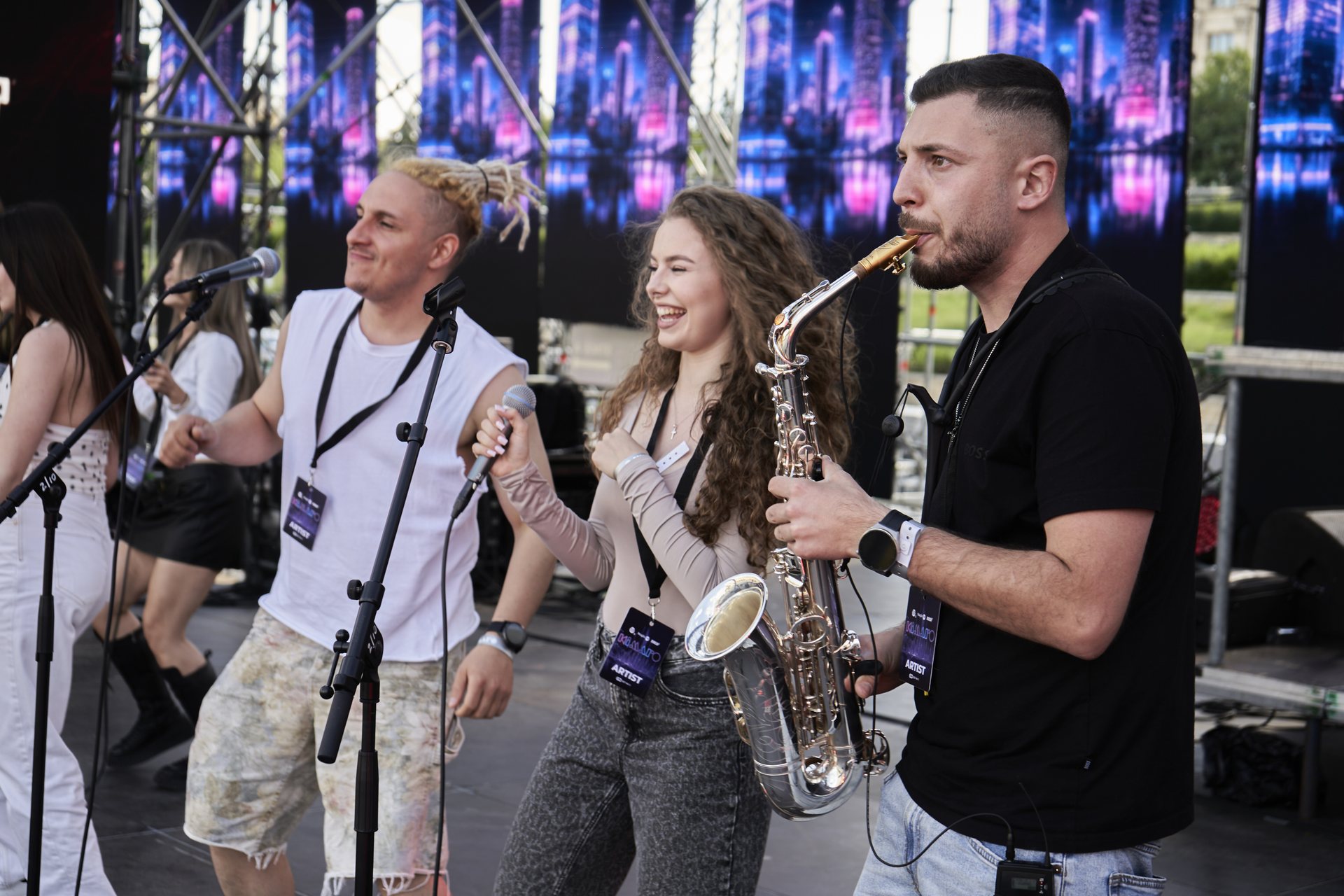 Highlife Showband — spectacol live pe scenă