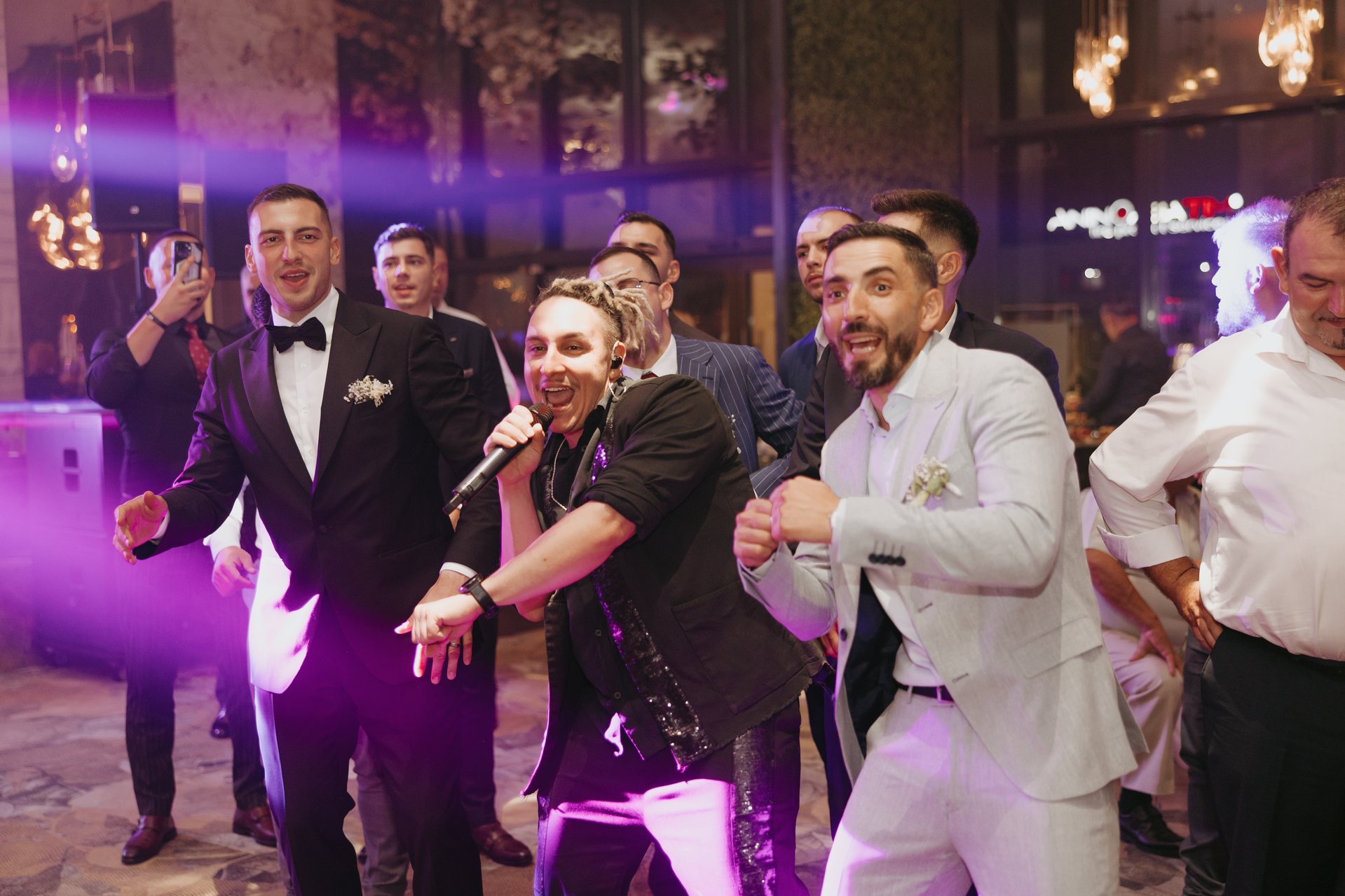 Show live la nuntă